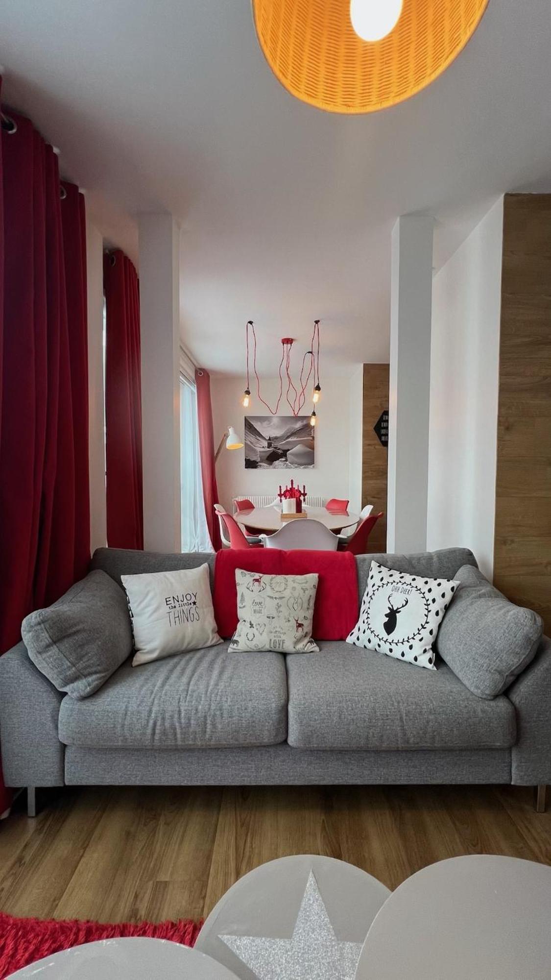 Rouge Canneberge -8 Personnes- 84M2 Vue Degagee Setaz 瓦卢瓦尔 外观 照片