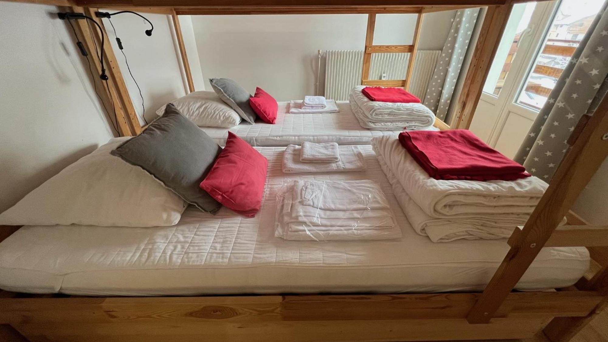 Rouge Canneberge -8 Personnes- 84M2 Vue Degagee Setaz 瓦卢瓦尔 外观 照片