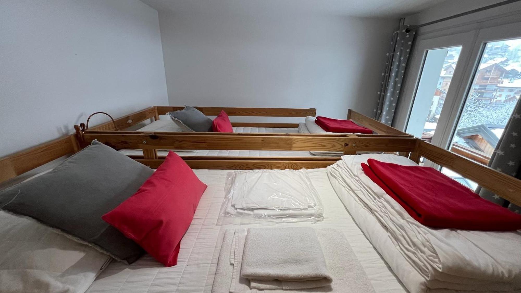 Rouge Canneberge -8 Personnes- 84M2 Vue Degagee Setaz 瓦卢瓦尔 外观 照片